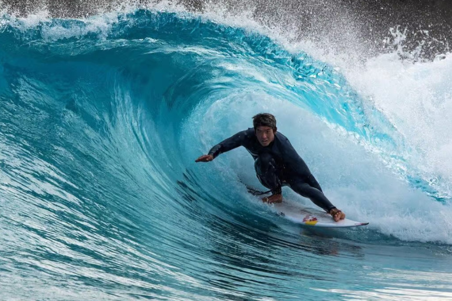 surf with gianlu surf trip all inclusive camp adventure surf wavepool